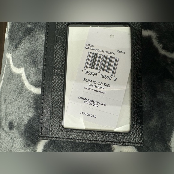 COACH Slim ID Signature Canvas Card Wallet Black - Picture 3 of 3